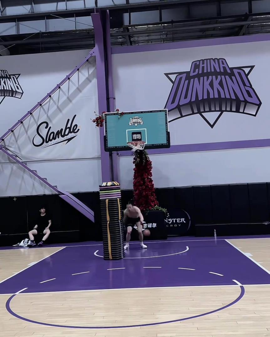 兄弟，這個(gè)摸高如何？