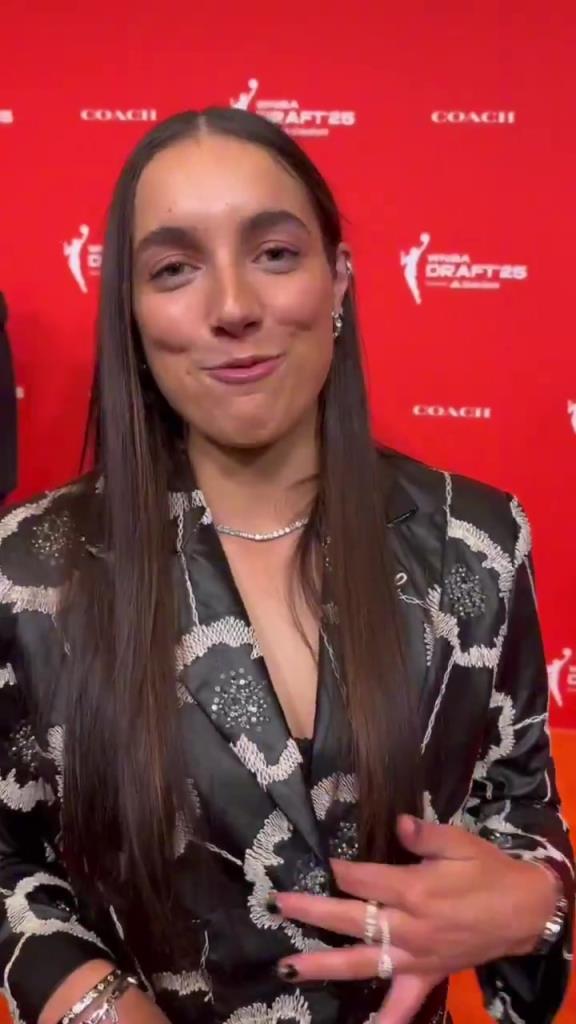 少爺真全能啊！威少還幫WNBA新秀妹子們?cè)O(shè)計(jì)今晚的服裝